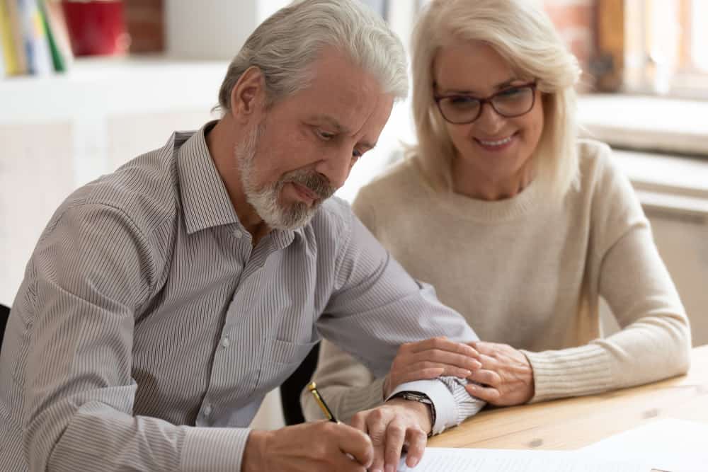 Comment rédiger un testament ? Démarches de succession et notariale